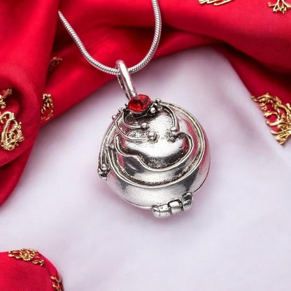 Elena Gilbert Vervain Locket